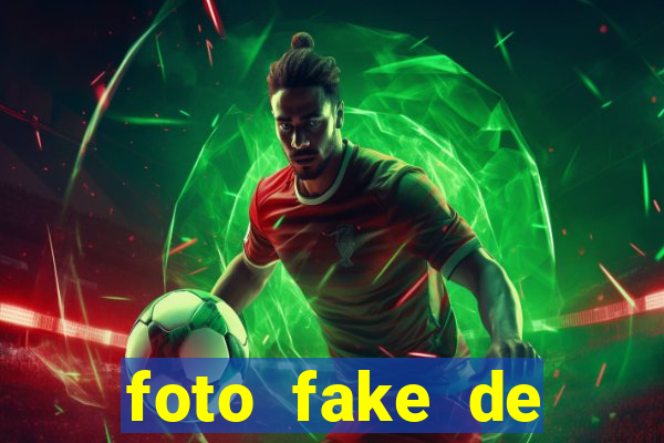foto fake de menina no espelho cabelo cacheado
